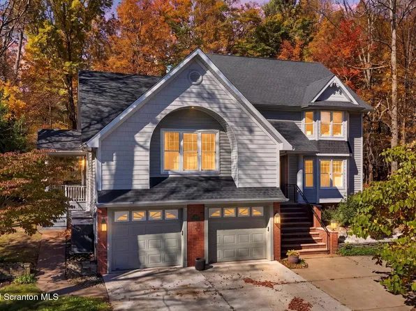 104 Nikelle Ln, Clarks Summit, PA 18411