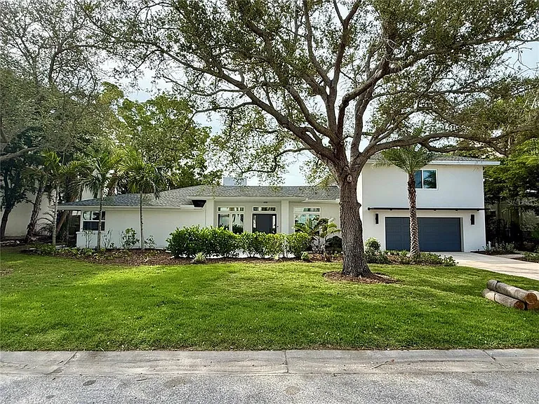 1359 Harbor Dr — Photo 1