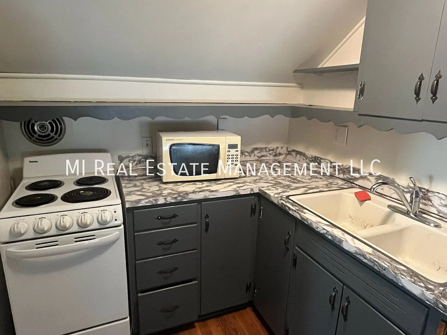 1 bed, 1.0 bath, 700 sqft, $1,150 — Photo 2