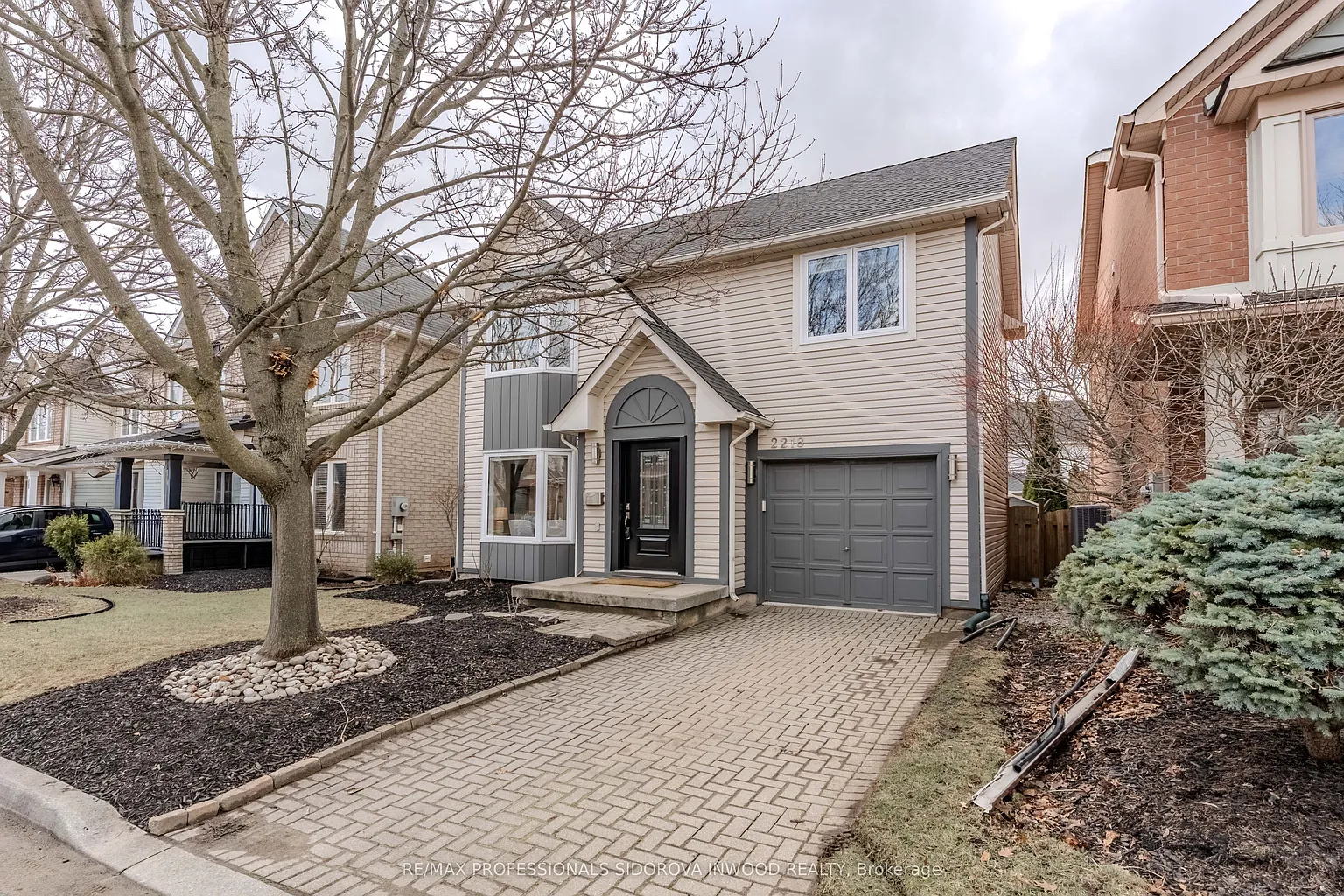 2218 Bluegrass Ln photo 1