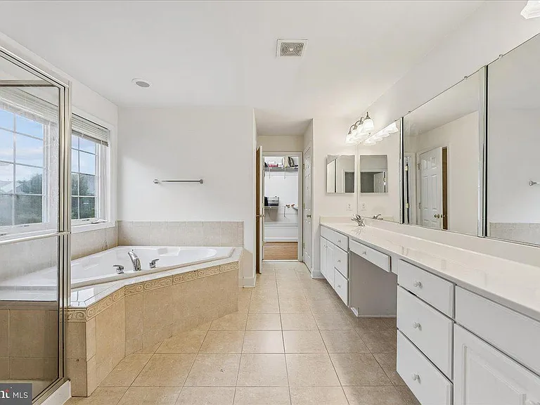 9529 Mountwood Dr — Photo 12