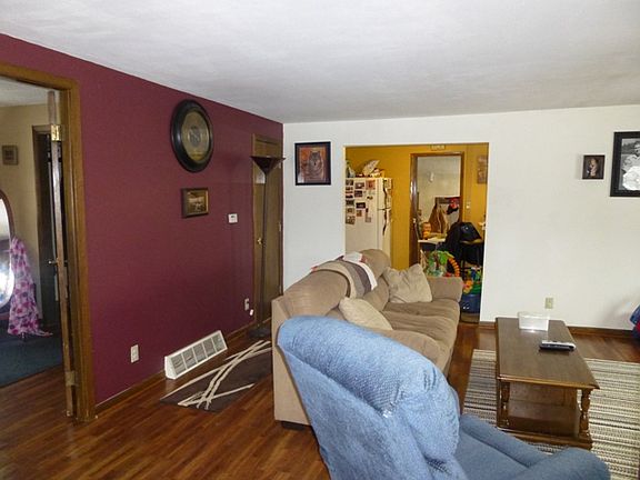 5th image of 621 S Watertown St.