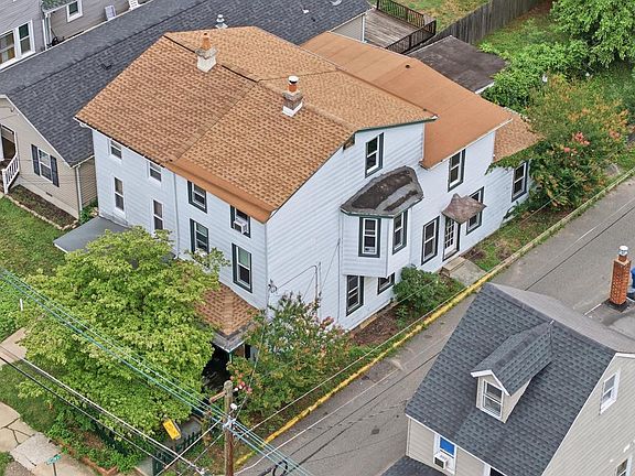 5th image of 236 Washington St