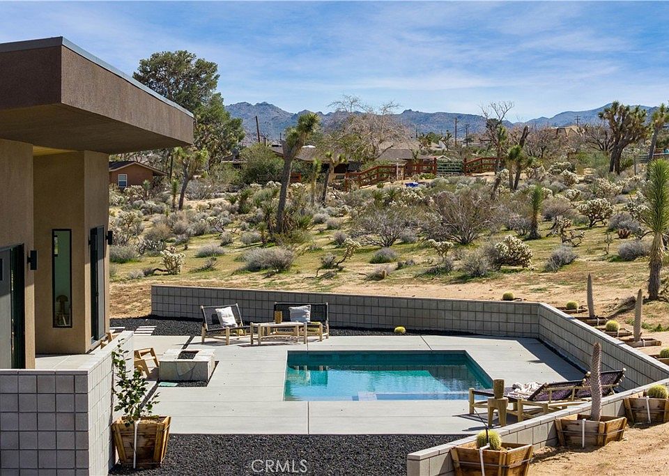 1st image of 6738 Saddleback Rd