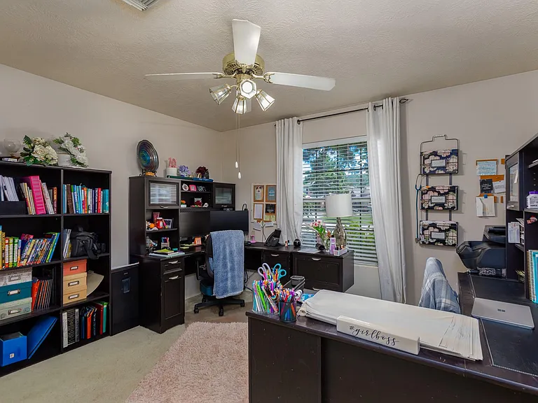 24027 Kingbriar Dr — Photo 16