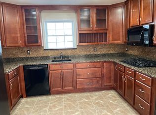 11 Agate Pl #1, Newark, NJ 07104