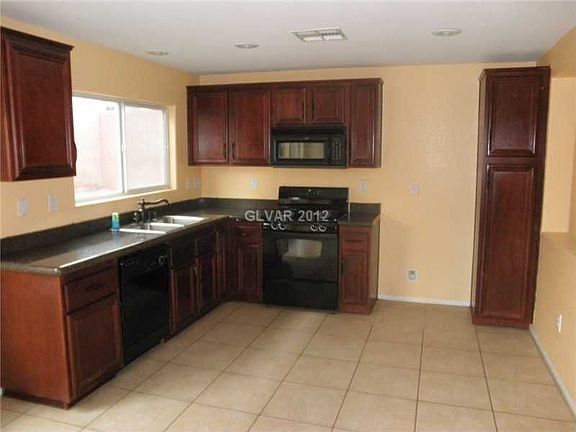 3rd image of 3849 Aspen Cove St