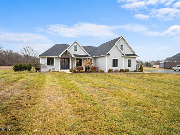 3rd image of 1670 County Rd