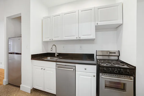 Rented by REAL New York | media 21