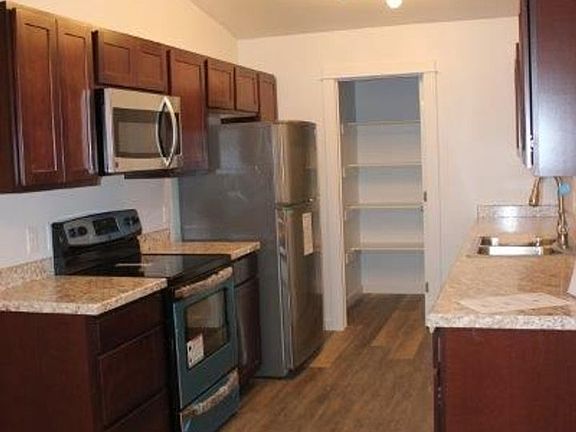5th image of 710 N 12th St