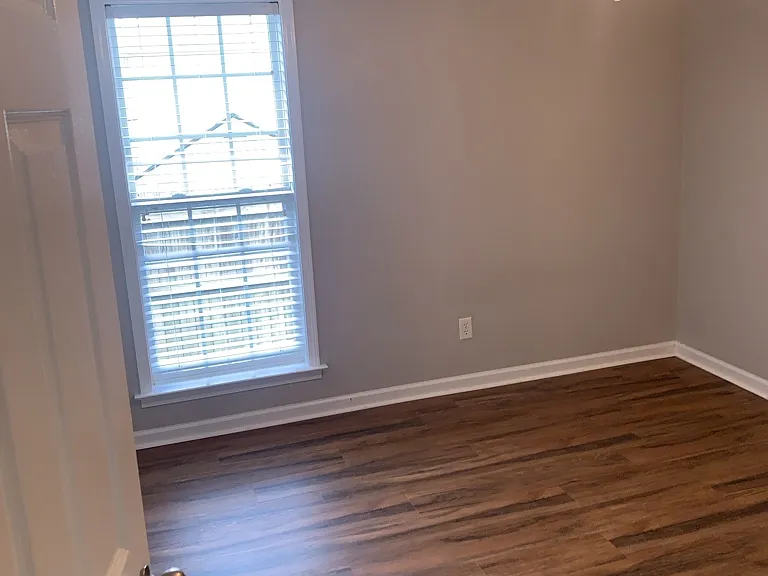 106 Old Prestwick Ct — Photo 14