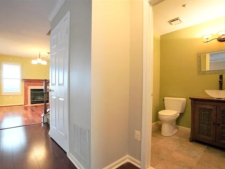 2607 Virginia Ln — Photo 5
