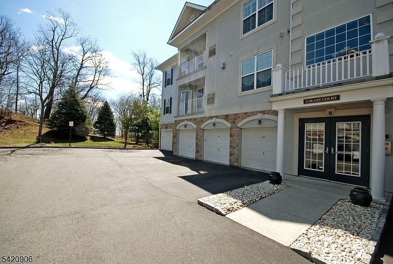 1st image of 5 Slate Ct