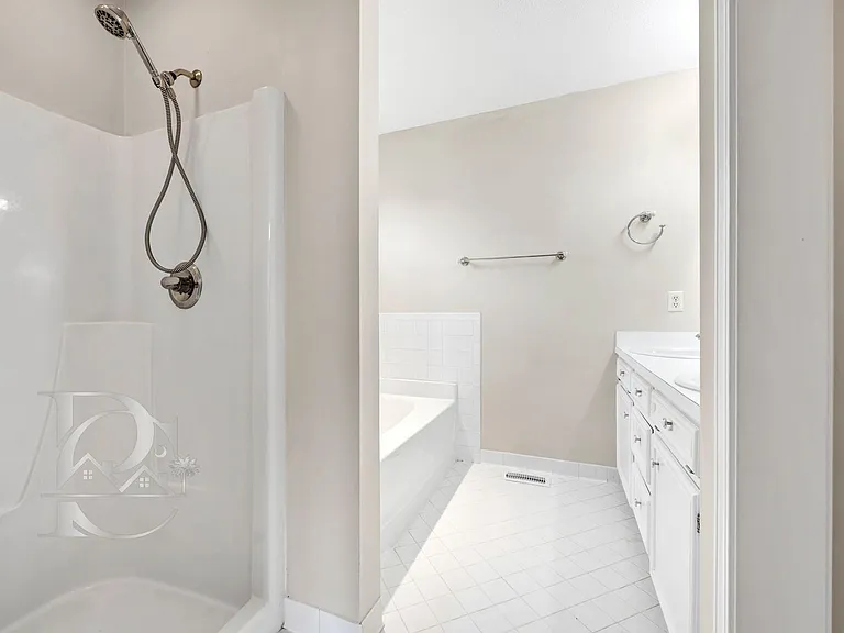 232 Autumnview Ct — Photo 17