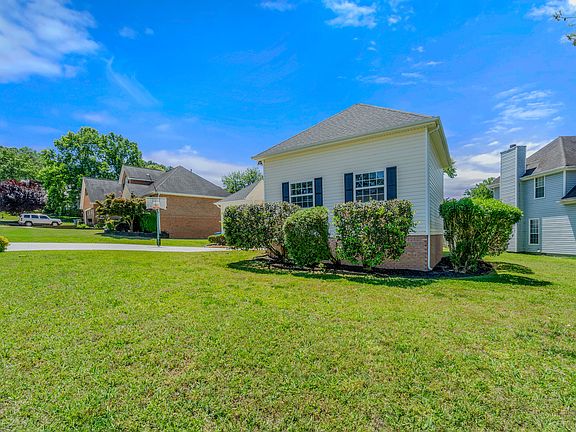 3rd image of 8623 Georgetown Trace Ln