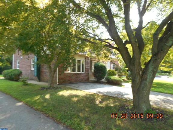 2nd image of 521 Royal Ave