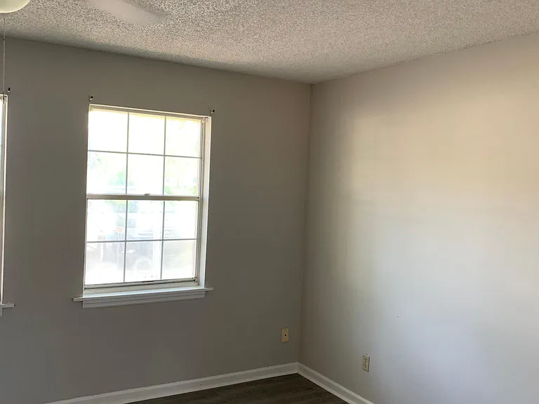 118 Stewart Ct — Photo 10