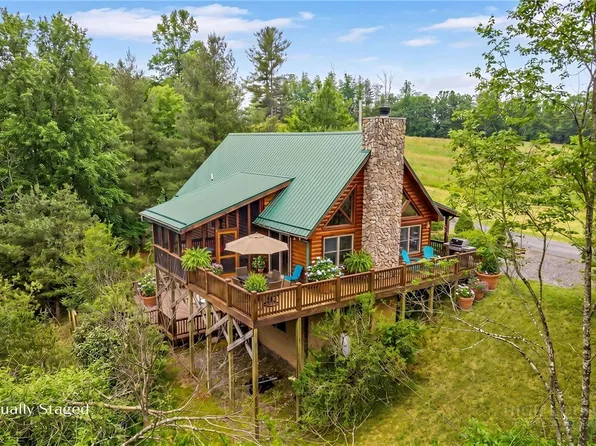 203 Waterwood Drive, West Jefferson, NC 28694