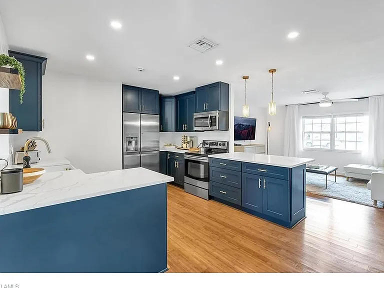 250 Willowick Dr — Photo 6