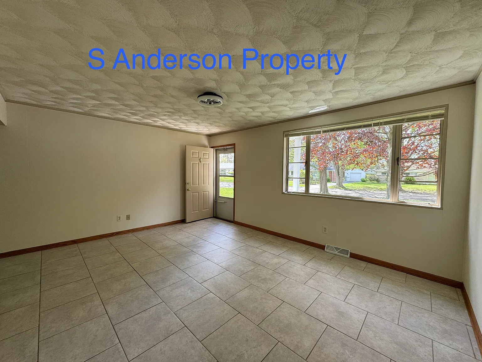 4124 Buckingham Dr — Photo 2