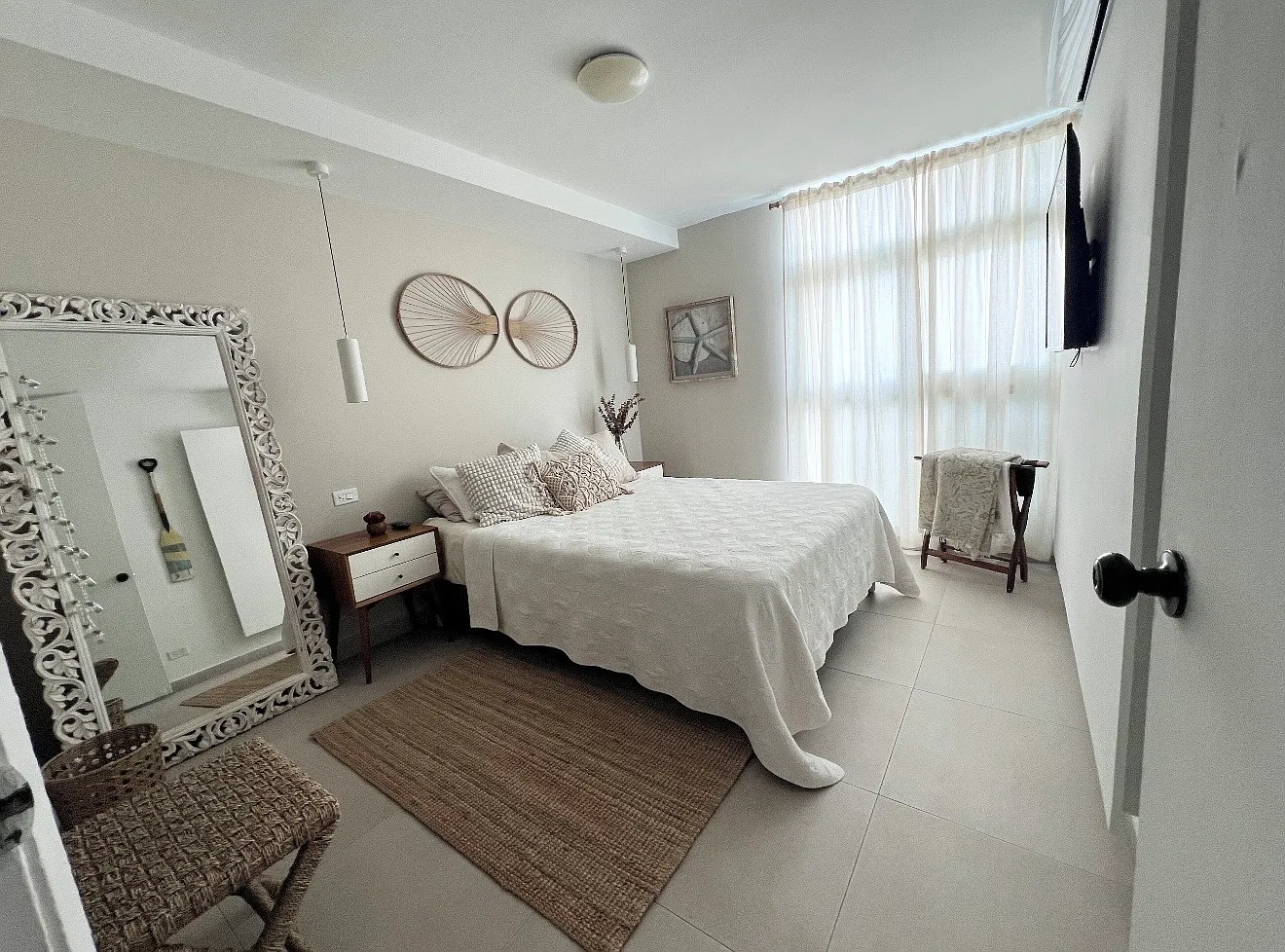 1 bed, 800 sqft, $2,400 — Photo 4