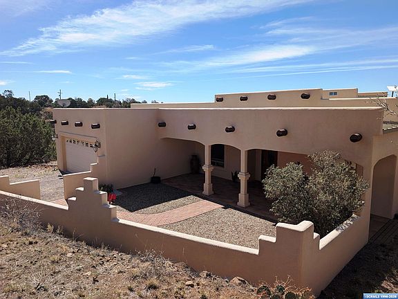 4th image of 105 Wendy Rd