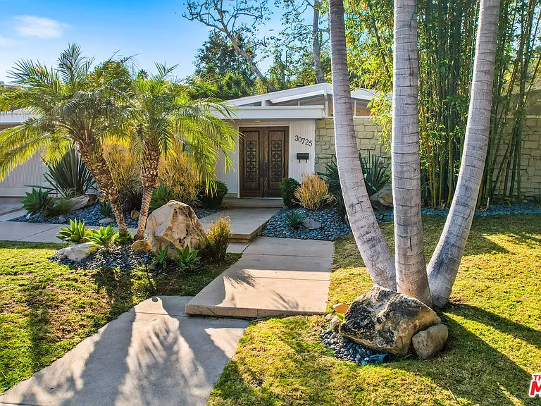 30725 Manzano Dr — Photo 12