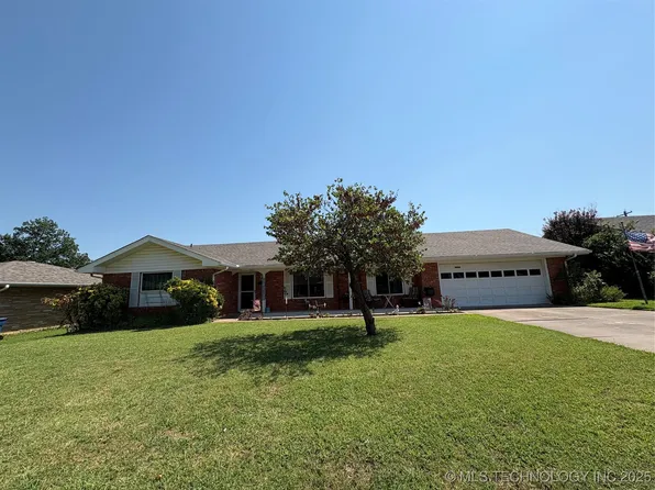 1017 E 11th St, Cushing, OK 74023