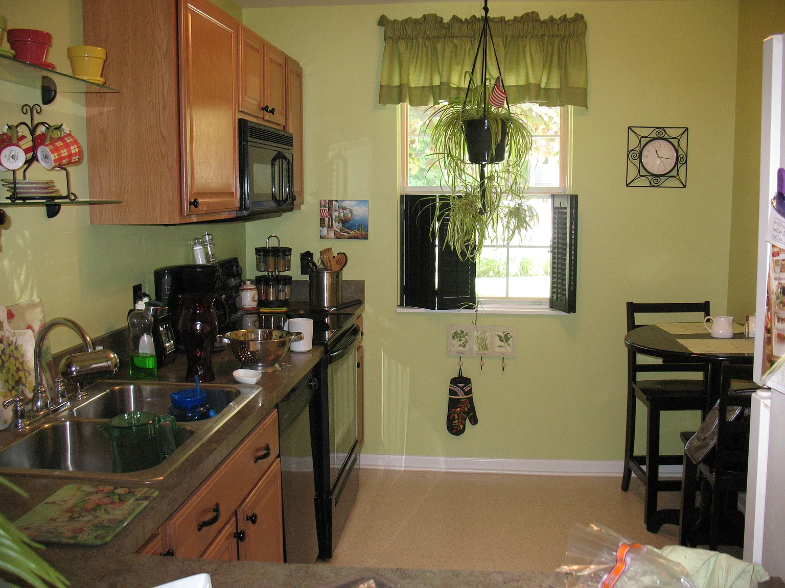 2 bed, 2.5 bath, 1480 sqft, $1,700 — Photo 2