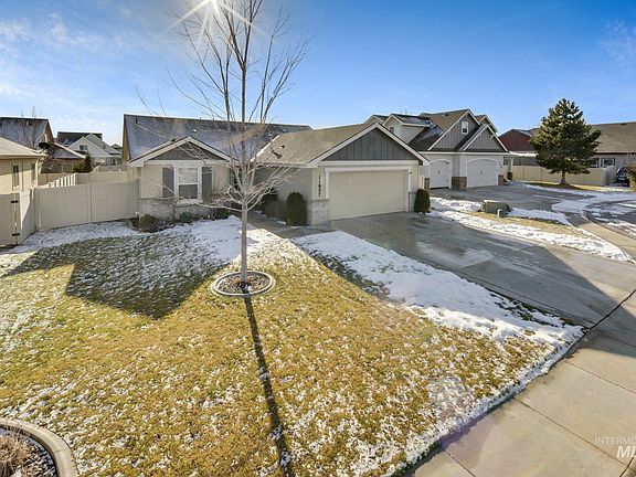 3rd image of 11857 Pigeon Ct