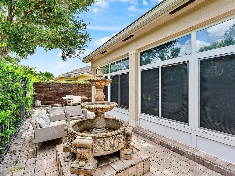 2068 Wightman Dr — Photo 34