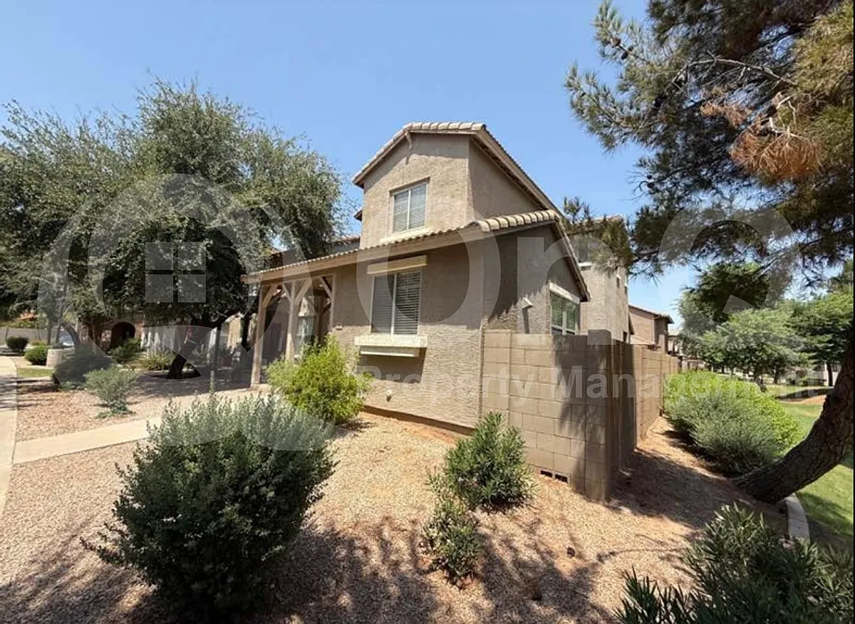 3 bed, 3.0 bath, 1574 sqft, $2,249 — Photo 1