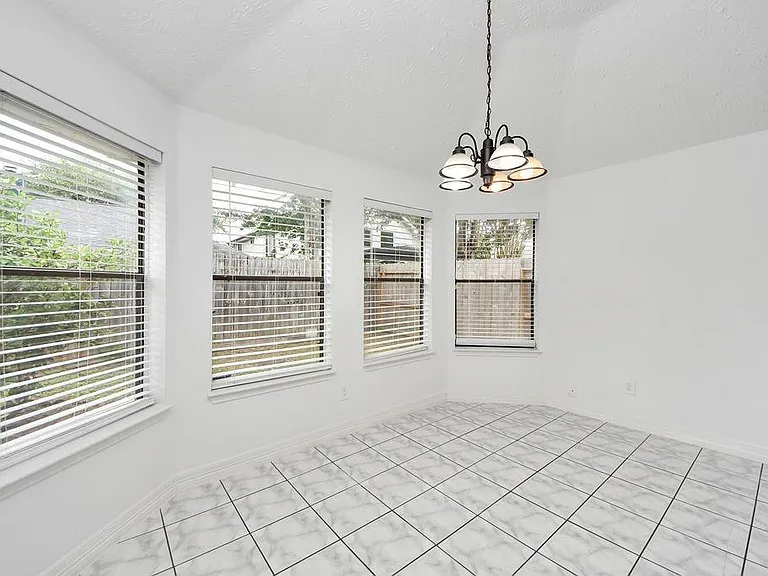 4922 E Laureldale Dr — Photo 18