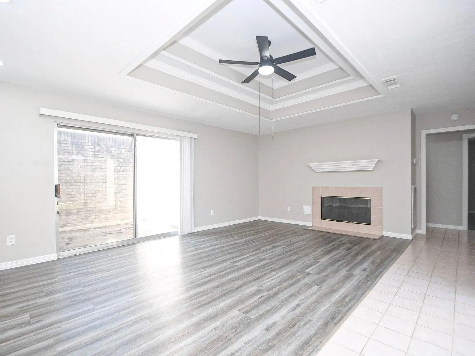3 bed, 2.0 bath, 1913 sqft, $1,650 — Photo 3