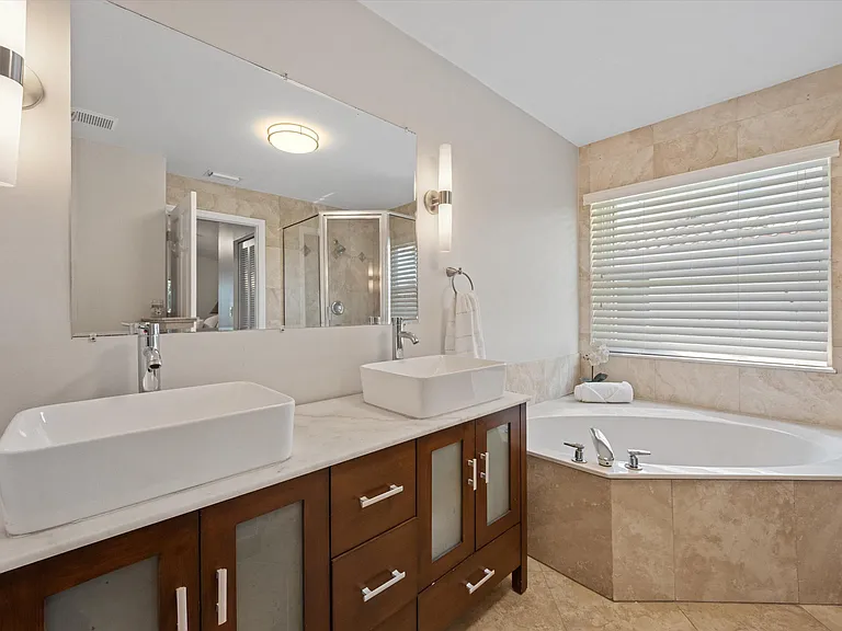 1871 Corsica Dr — Photo 26