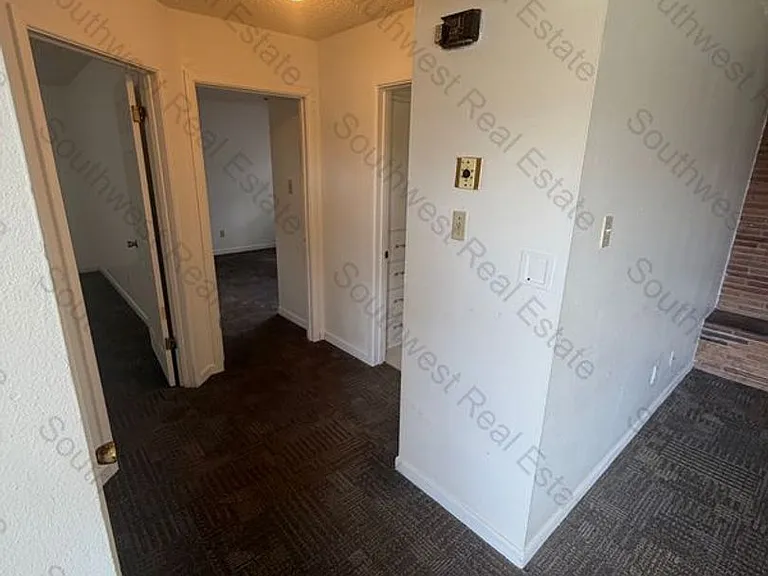 1412 W 10th St — Photo 4
