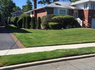 1914 George Ct, Merrick, NY 11566