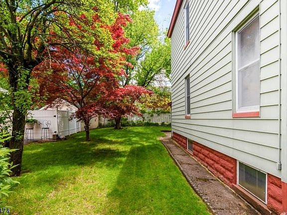 3rd image of 20 Parkview Ave