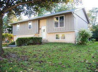 20702 N Raphael Ave, Prairie View, IL 60069