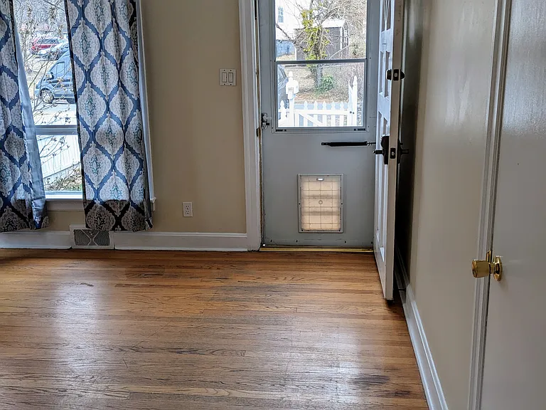 4668 Fairmont Ave — Photo 11