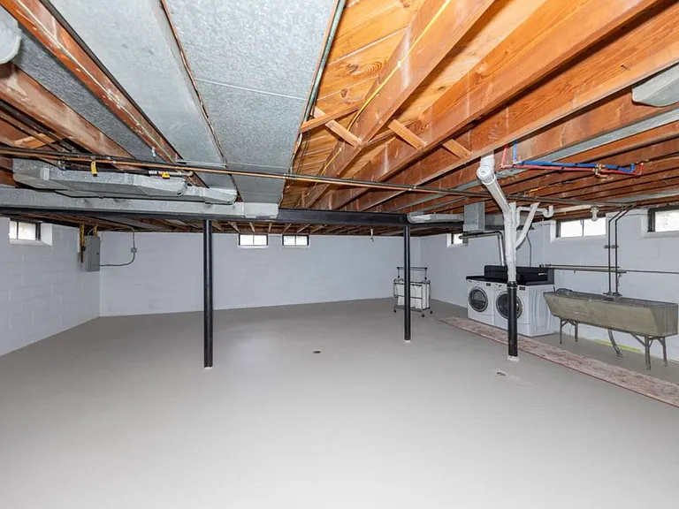 21112 Halworth Rd — Photo 25