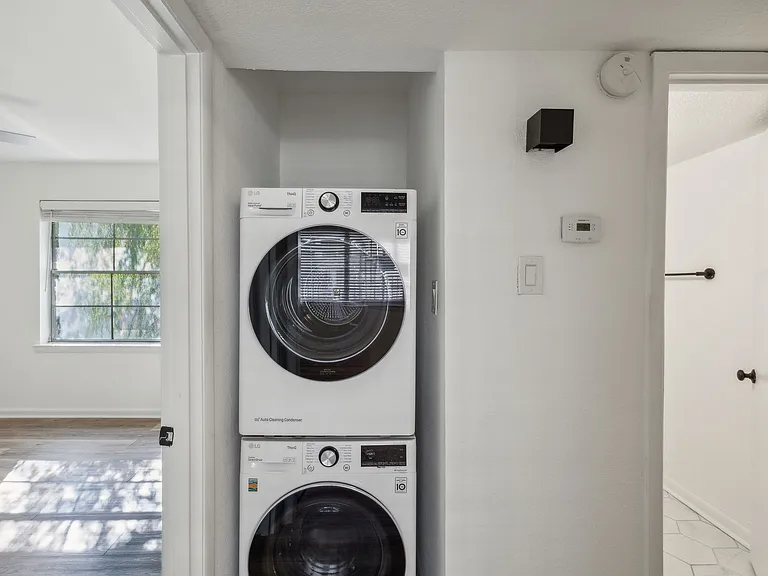 4321 Cole Ave — Photo 8