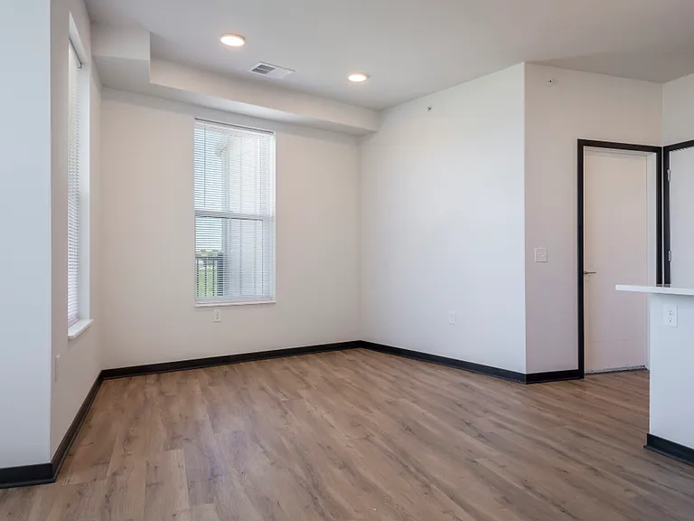 Homestead Luxury Apartments — Photo 29
