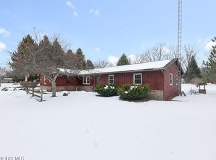 3830 Birdsong Ln, Swanton, OH 43558