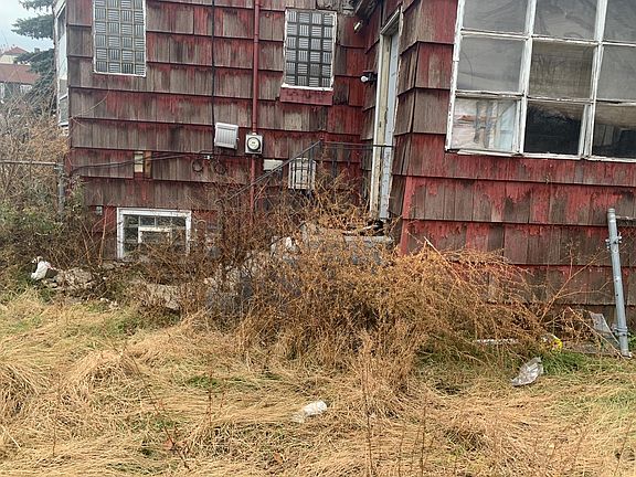5th image of 4731 Baring Ave