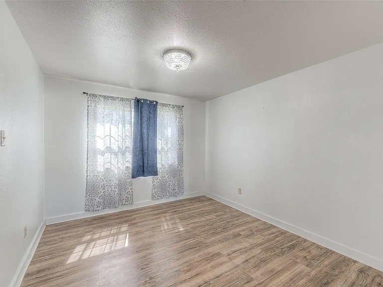 25634 Chestnut Ln — Photo 13