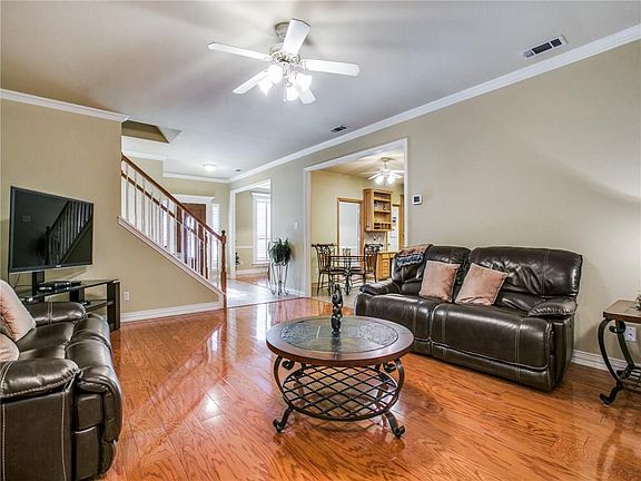 5th image of 1639 Oak Creek Dr