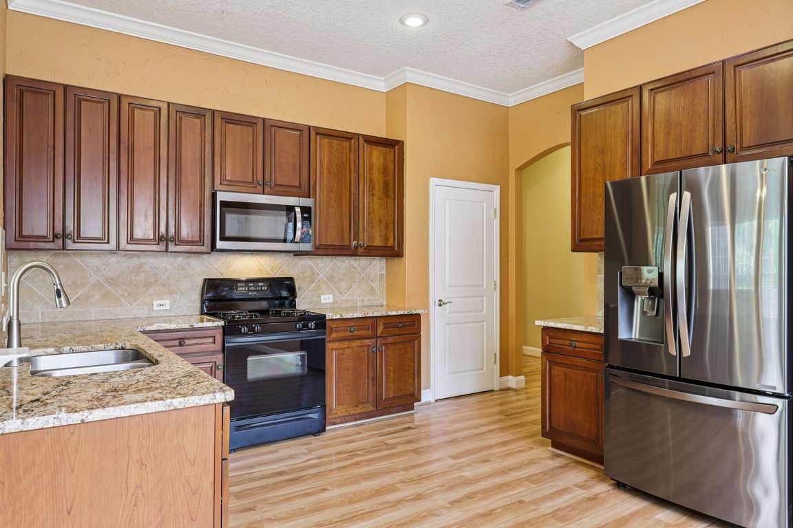 Meadow View Ln-S0307-015.jpg
