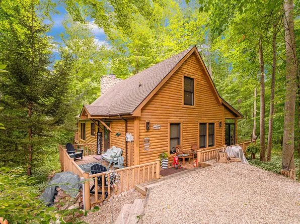 302 Hampshire Colony, Buchanan, MI 49107