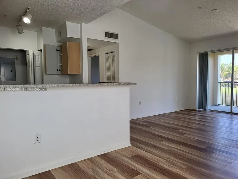 8070 N Nob Hill Rd #208 — Photo 6